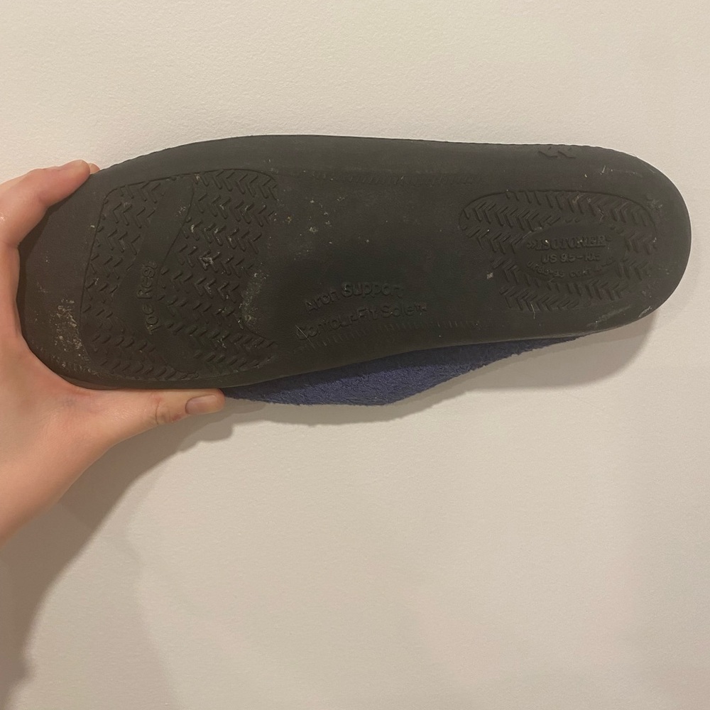 Isotoner Men’s Blue Memory Foam Slippers Size 9 – Cozy Indoor - Picture 3 of 4